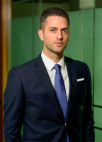 Gregory Levon Kirakosian