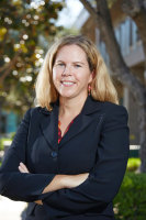 Lisa M Bolle