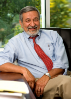 Luis G. Stelzner