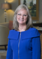 Lynne K Green