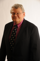 Robert J Aste