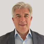 Simon M Briggs