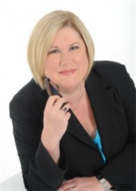 Loraine R Kuhn (Farmington Hills, Michigan)